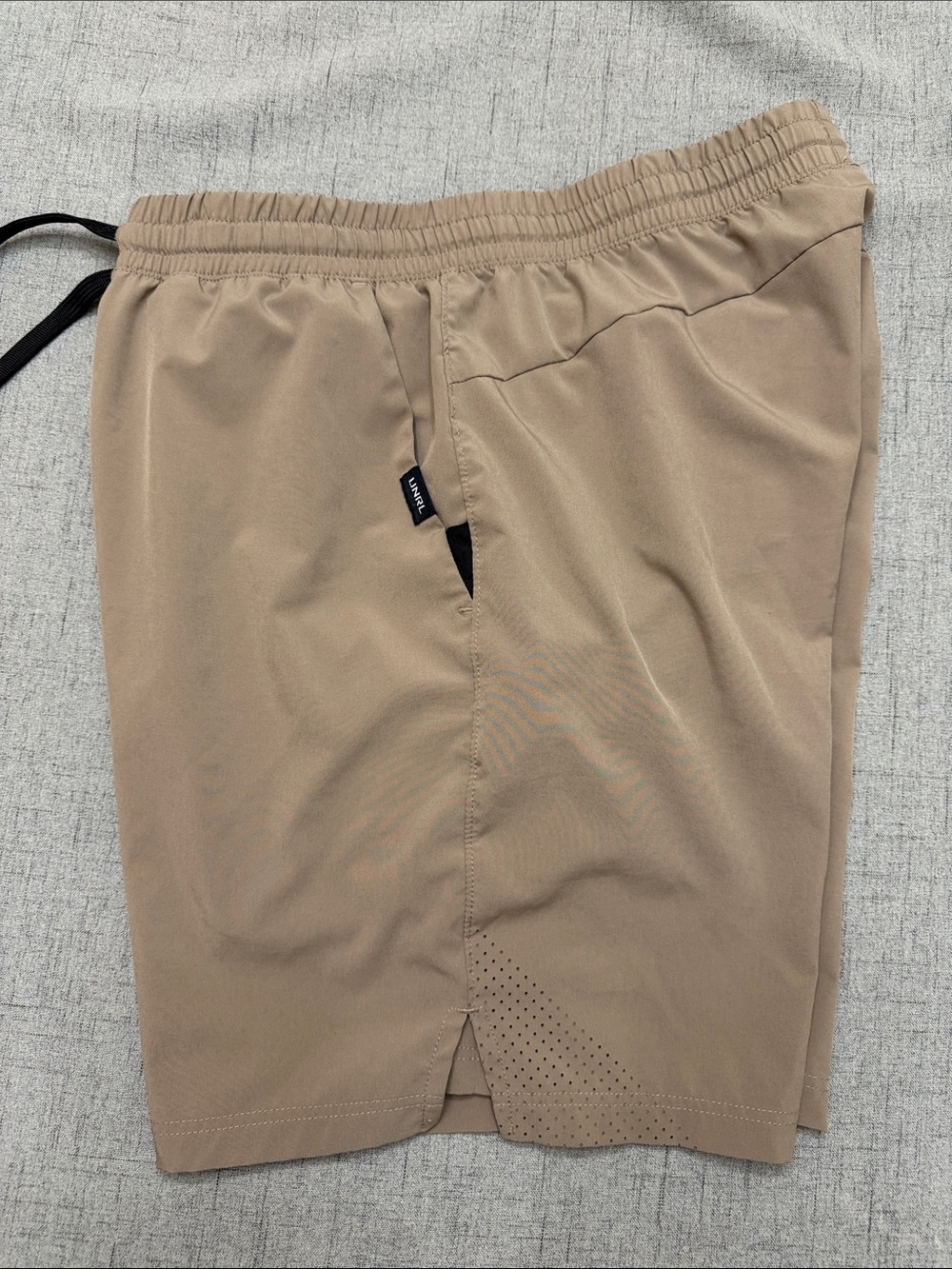 UNRL Men's Athleisure Drawstring Shorts in Tan Size Medium - Picture 2 of 6